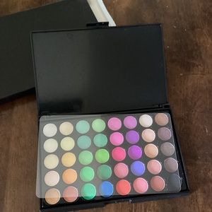 No Name eyeshadow unused